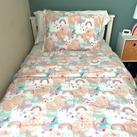 Lullaby Bedding Unicorn 2-Piece Twin Duvet Cover Set - Picture 5 of 7